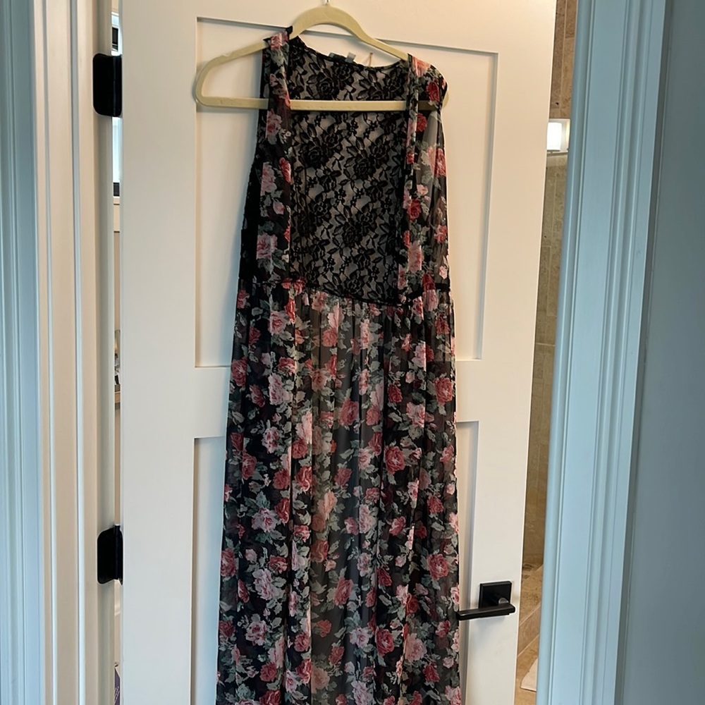Floral vest / shawl